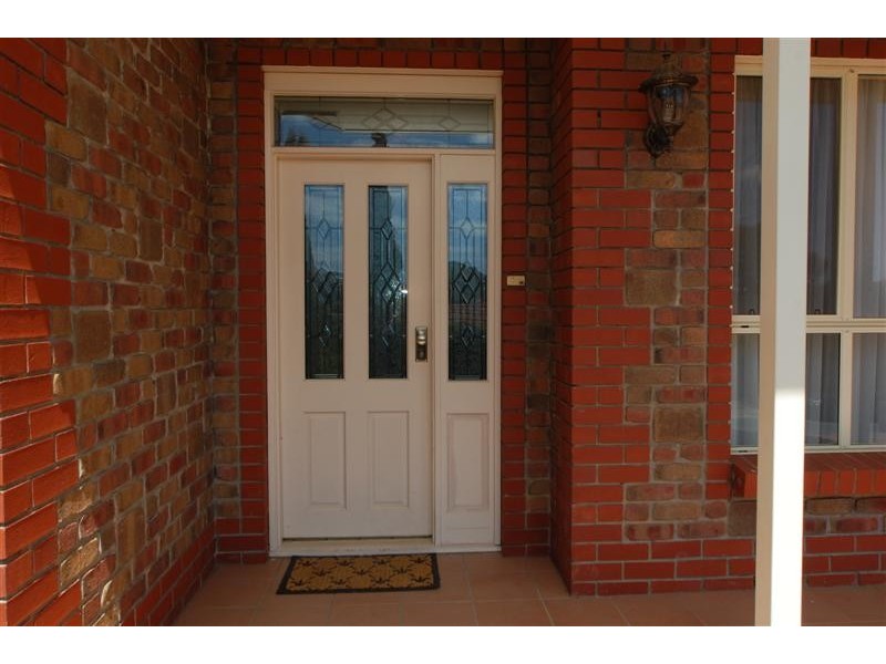 18 Sandalwood Crescent, Flagstaff Hill SA 5159