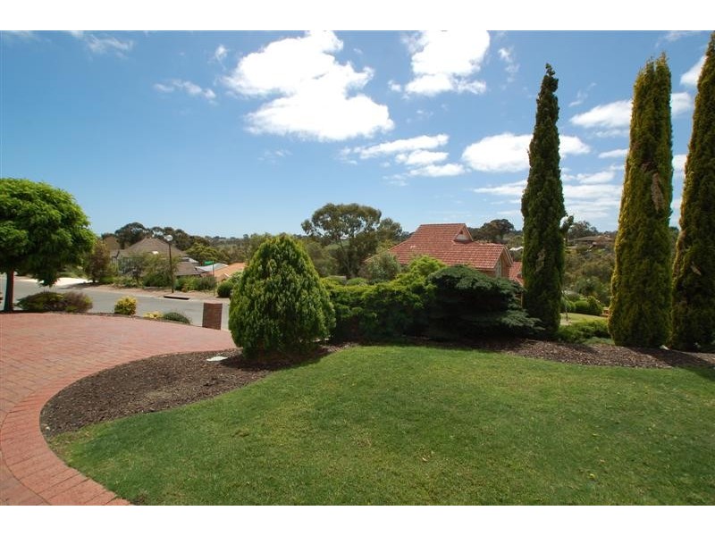 18 Sandalwood Crescent, Flagstaff Hill SA 5159