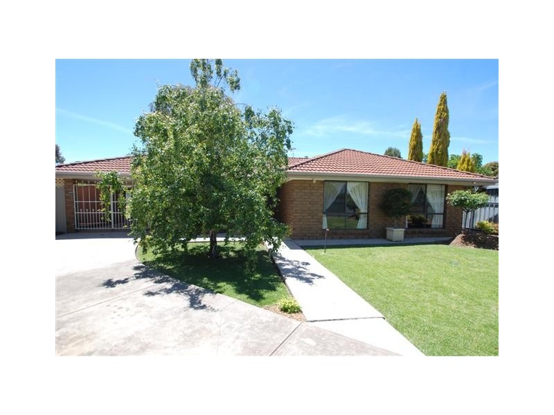 8 Lincoln Cove, Woodcroft SA 5162
