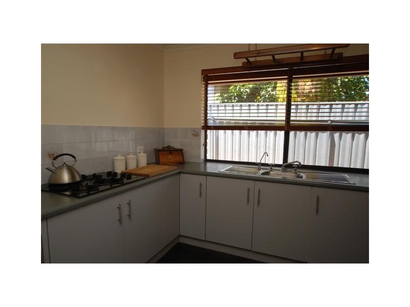 8 Lincoln Cove, Woodcroft SA 5162
