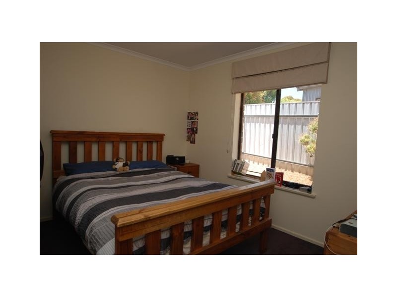 8 Lincoln Cove, Woodcroft SA 5162