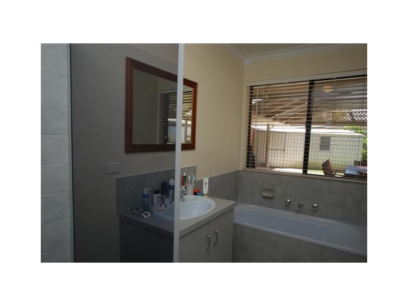 8 Lincoln Cove, Woodcroft SA 5162