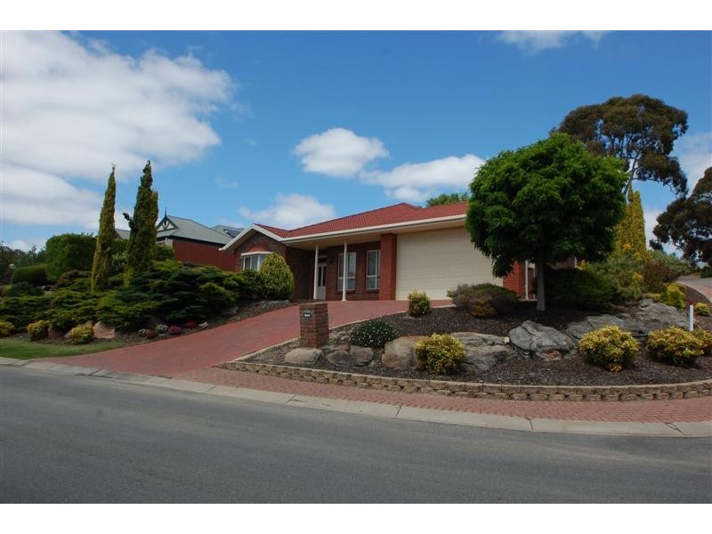 18 Sandalwood Crescent, Flagstaff Hill SA 5159