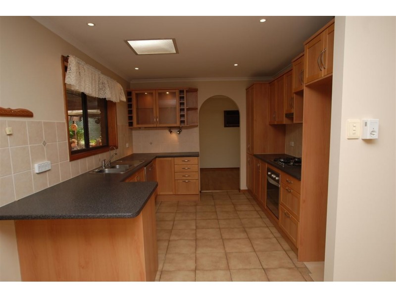 15 Maple Avenue, Aberfoyle Park SA 5159