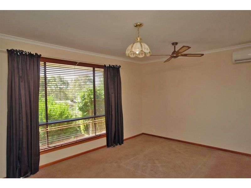 15 Maple Avenue, Aberfoyle Park SA 5159