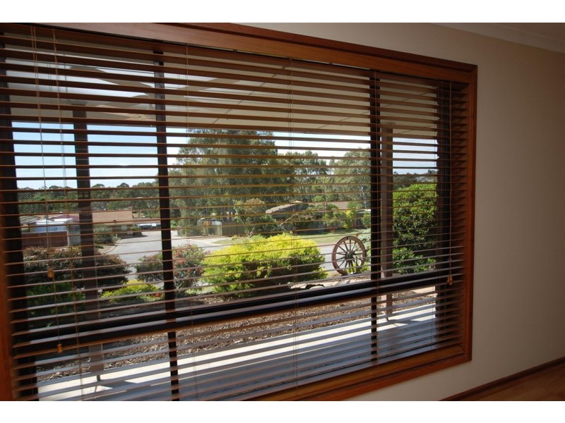 15 Maple Avenue, Aberfoyle Park SA 5159