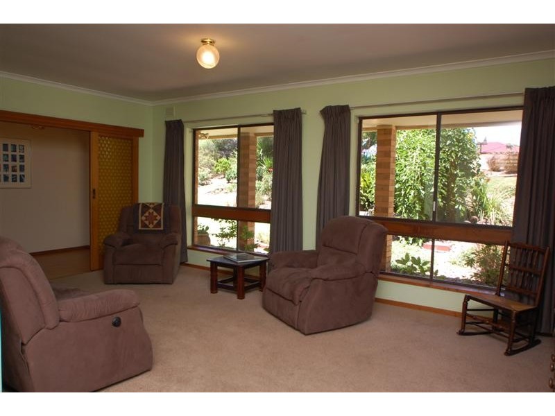 103 Black Road, Flagstaff Hill SA 5159