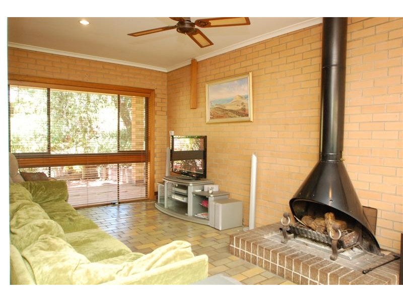 103 Black Road, Flagstaff Hill SA 5159