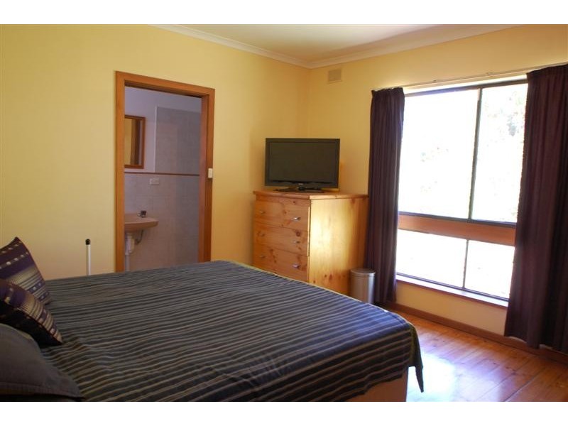 103 Black Road, Flagstaff Hill SA 5159