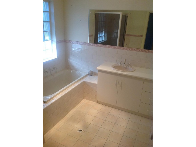 17 Margaret Cutton Grove, Aberfoyle Park SA 5159