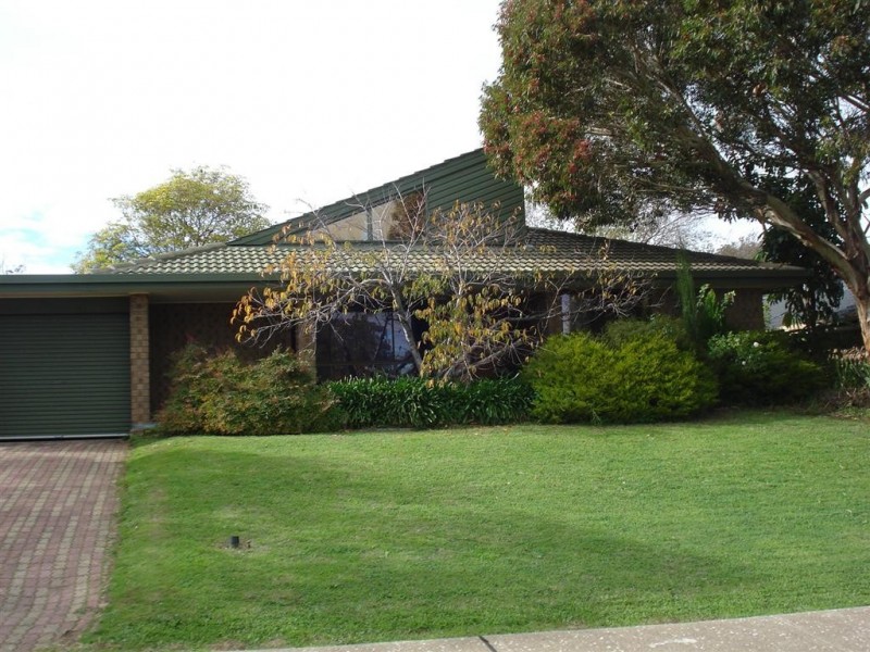 5 Mercedes Avenue, Hallett Cove SA 5158