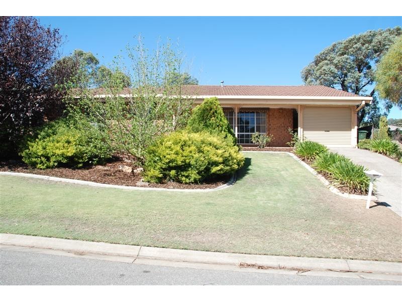13 Maralyn crt, Aberfoyle Park SA 5159