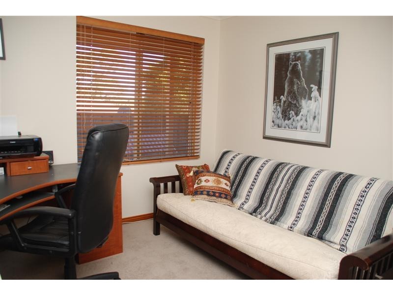 13 Maralyn crt, Aberfoyle Park SA 5159