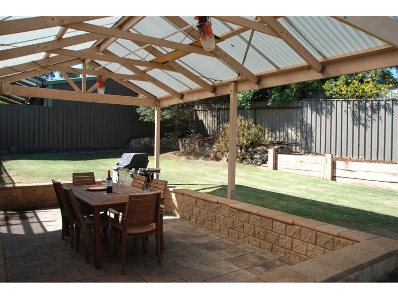 13 Maralyn crt, Aberfoyle Park SA 5159