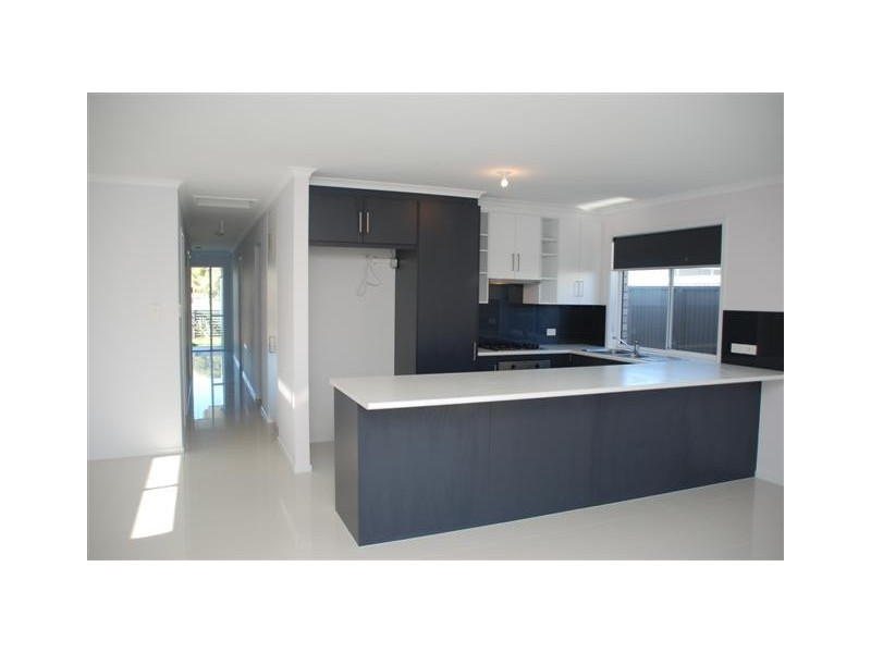 74 Hamilton Rd, Athol Park SA 5012