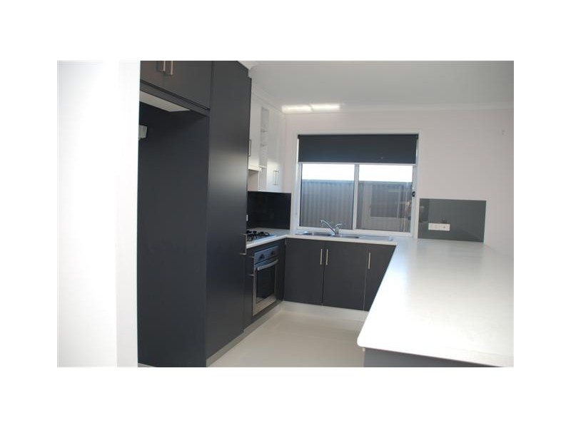 74 Hamilton Rd, Athol Park SA 5012