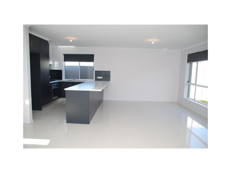 74 Hamilton Rd, Athol Park SA 5012