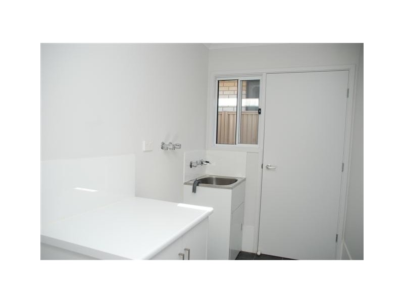 74 Hamilton Rd, Athol Park SA 5012