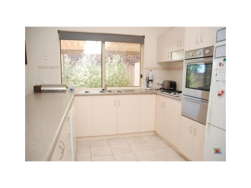 15 Hereford Lane, Woodcroft SA 5162