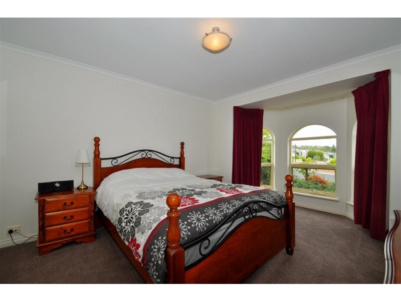 49 Sovereign Drive, Woodcroft SA 5162