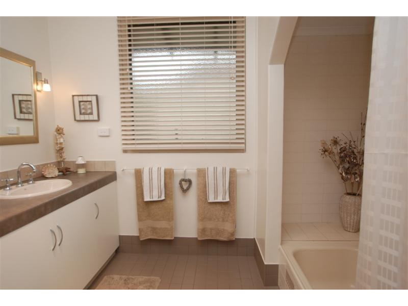 4 Birman Cres, Flagstaff Hill SA 5159