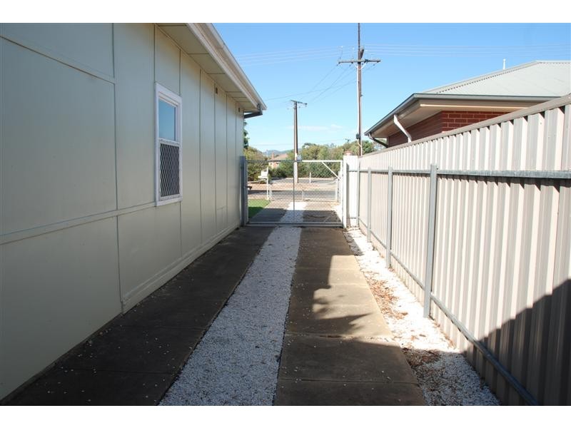 3 Robert St, Ascot Park SA 5043