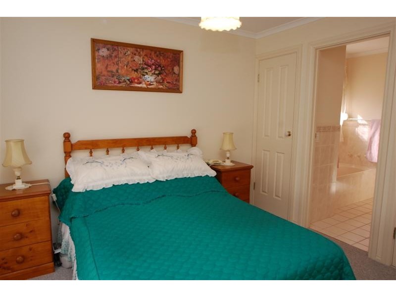 11 Peterson Ave, Mitchell Park SA 5043