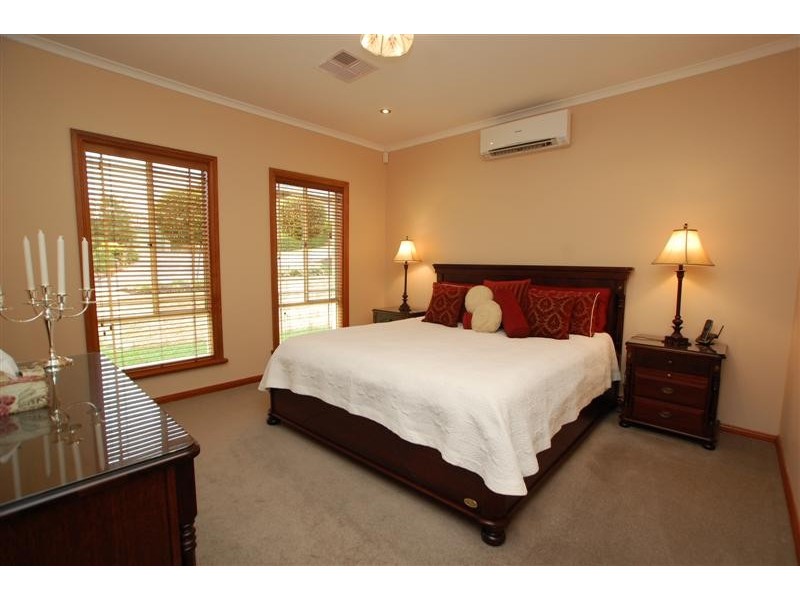 10 Ashridge Court, Aberfoyle Park SA 5159