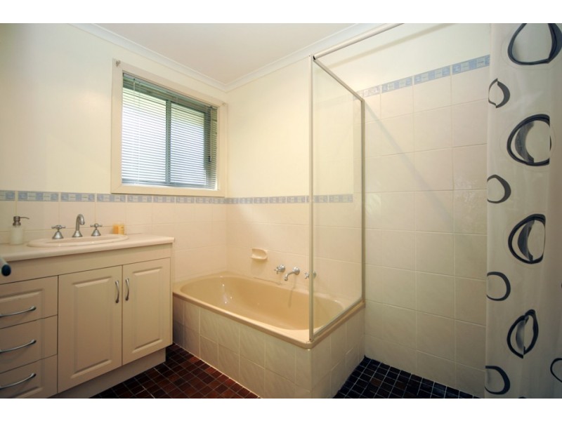 22 AMETHYST CRES, Hope Valley SA 5090