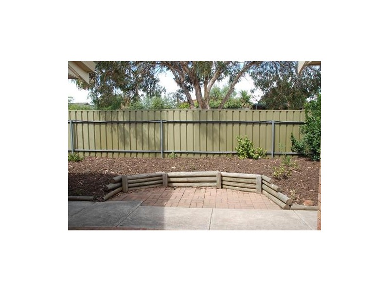 14 St Albans Road, Woodcroft SA 5162