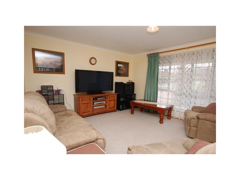 24 Mawson Circuit, Woodcroft SA 5162