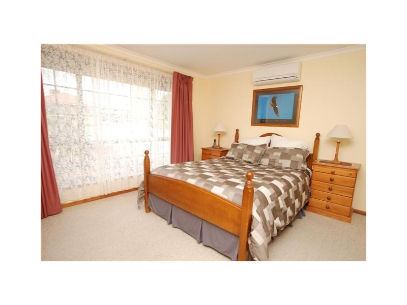 24 Mawson Circuit, Woodcroft SA 5162