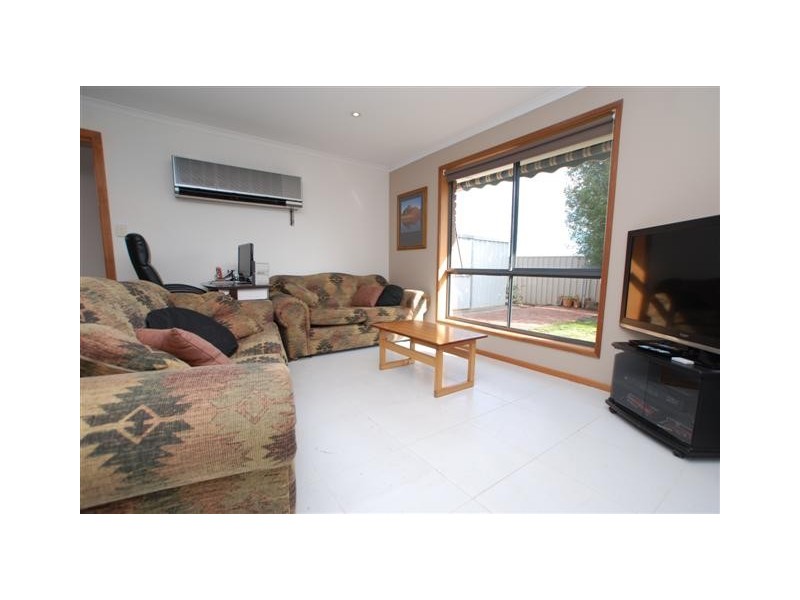 24 Mawson Circuit, Woodcroft SA 5162