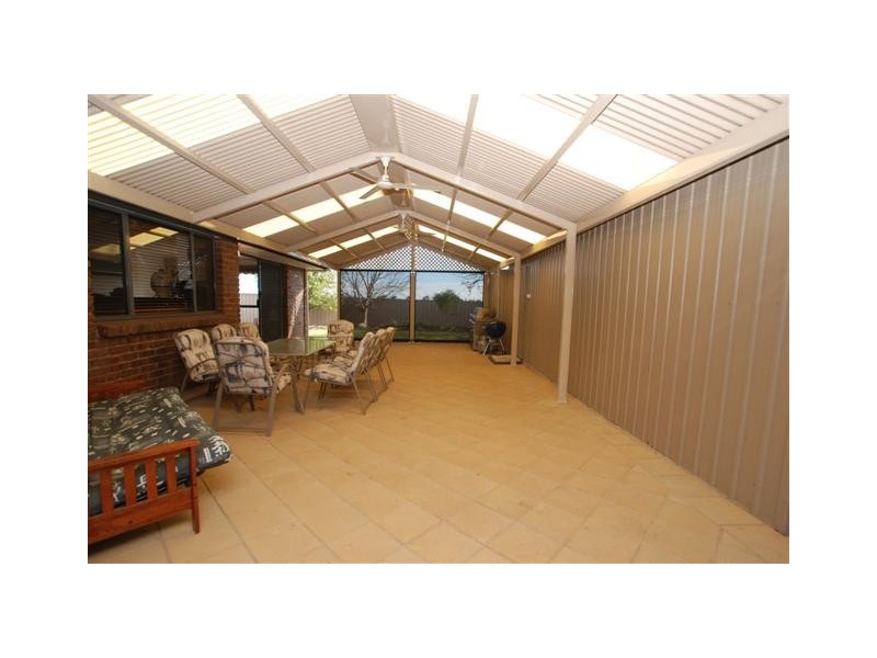24 Mawson Circuit, Woodcroft SA 5162
