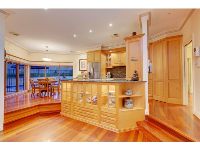 14 Nicholas Walk, Aberfoyle Park SA 5159