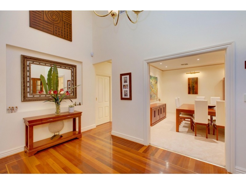 14 Nicholas Walk, Aberfoyle Park SA 5159