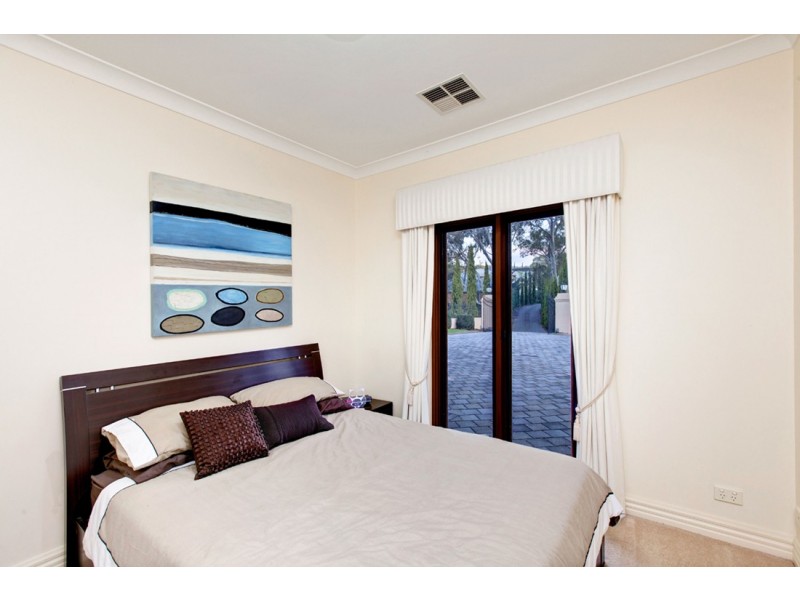 14 Nicholas Walk, Aberfoyle Park SA 5159