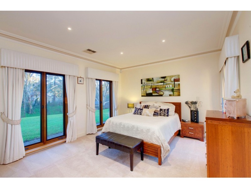 14 Nicholas Walk, Aberfoyle Park SA 5159