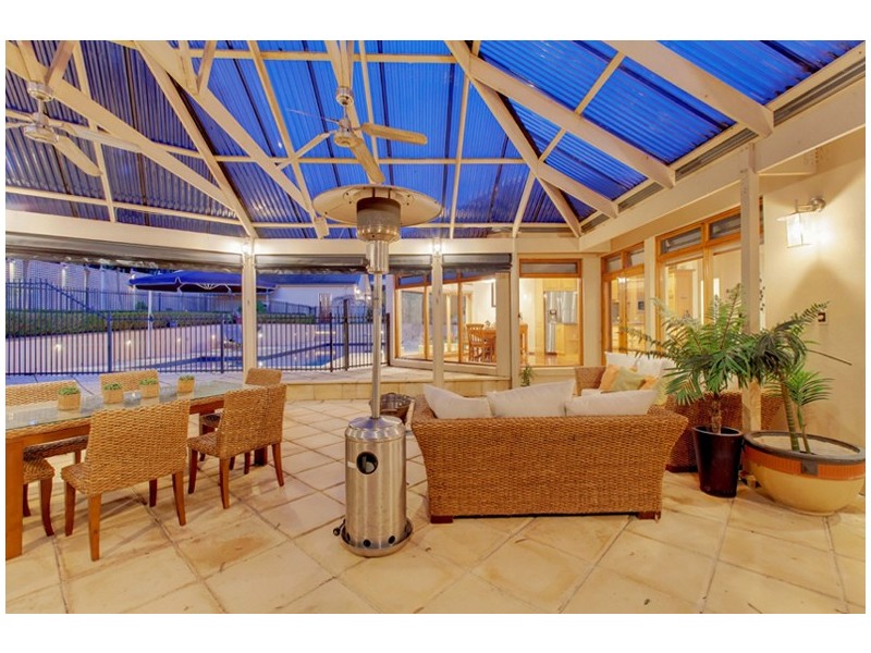 14 Nicholas Walk, Aberfoyle Park SA 5159