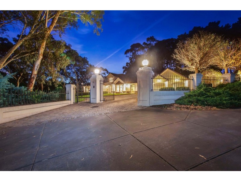 14 Nicholas Walk, Aberfoyle Park SA 5159