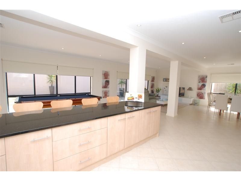 2 Leak Avenue, Glenelg North SA 5045