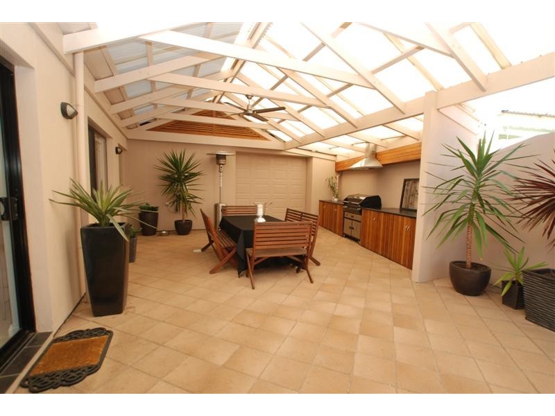 2 Leak Avenue, Glenelg North SA 5045