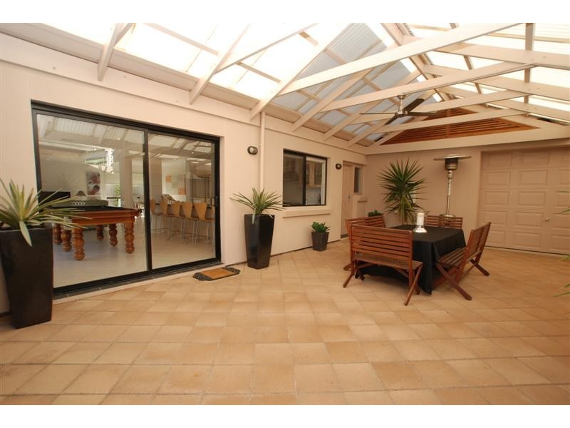 2 Leak Avenue, Glenelg North SA 5045