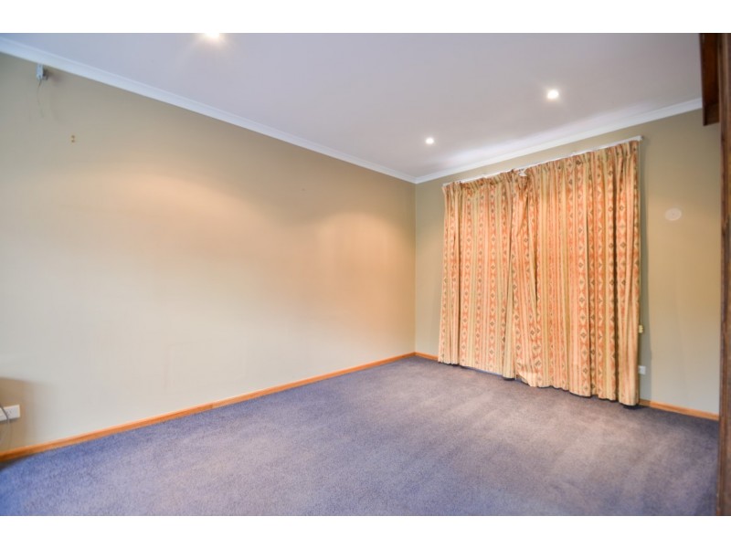 5 Aroona Road, Hallett Cove SA 5158