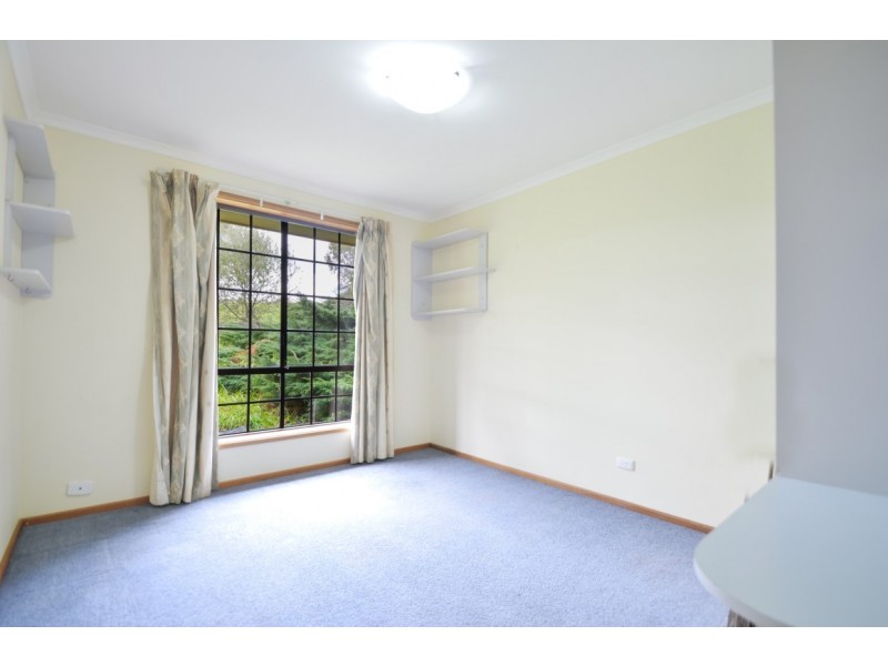 5 Aroona Road, Hallett Cove SA 5158