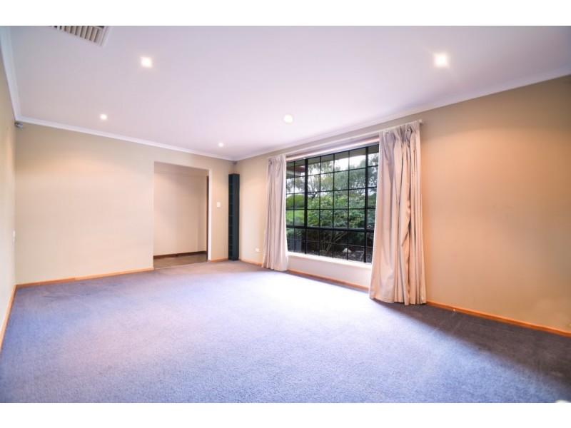 5 Aroona Road, Hallett Cove SA 5158
