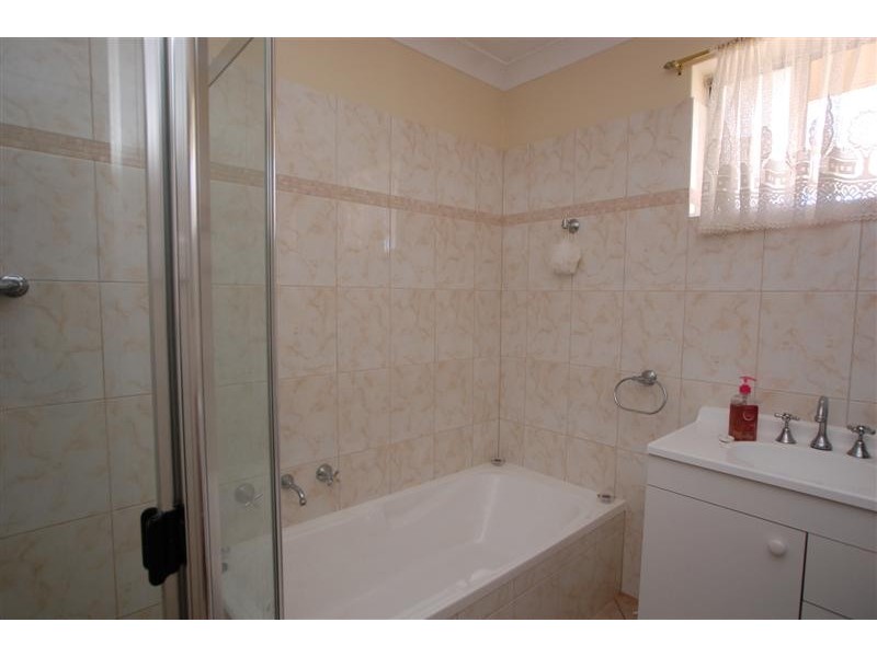 2/15 Booth Avenue, Morphett Vale SA 5162