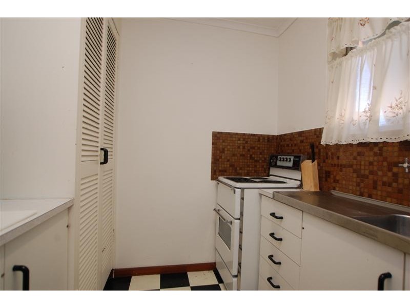 2/15 Booth Avenue, Morphett Vale SA 5162