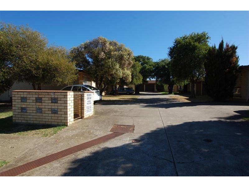 2/15 Booth Avenue, Morphett Vale SA 5162