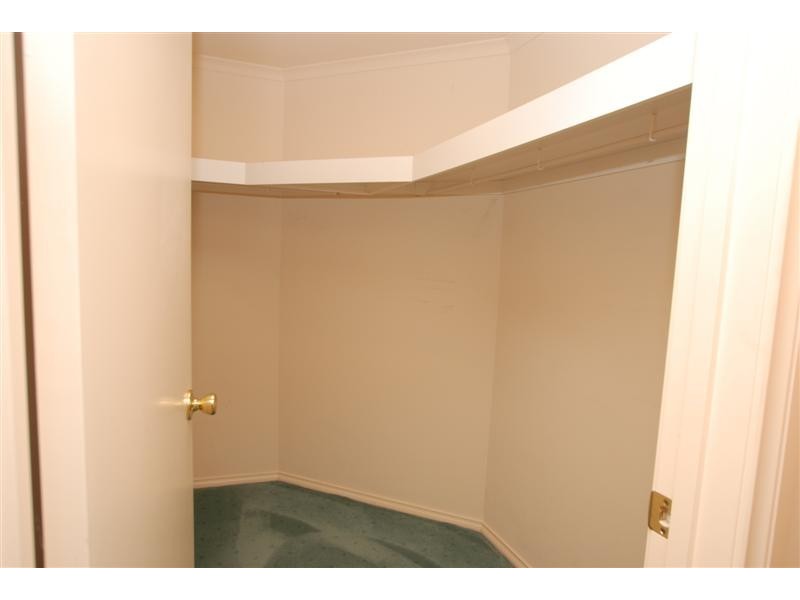 10 Dorrien Avenue, Woodcroft SA 5162